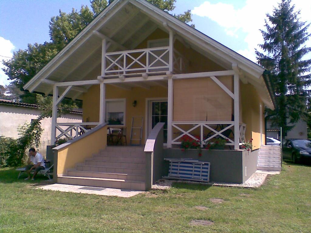 Rozmaring Haz Villa Balatonlelle Exterior photo